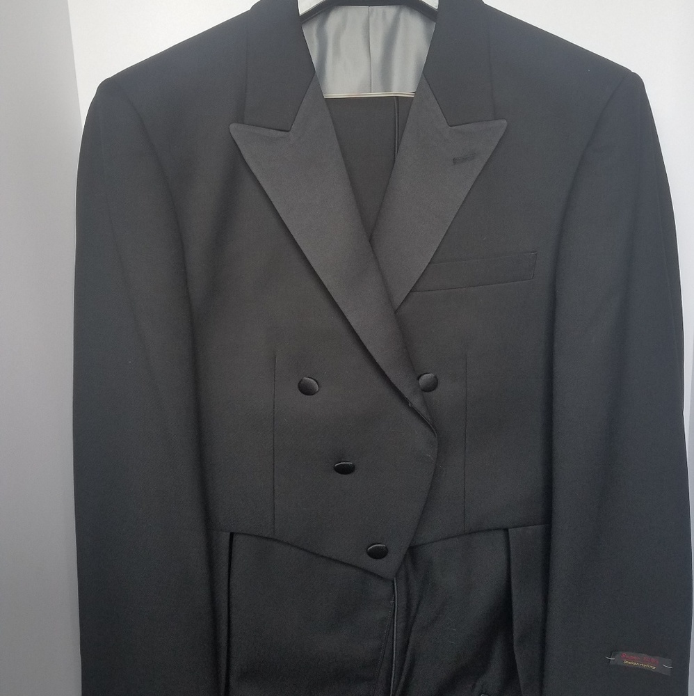 NEW Verno Men's Classic-Fit Tailcoat Tuxedo